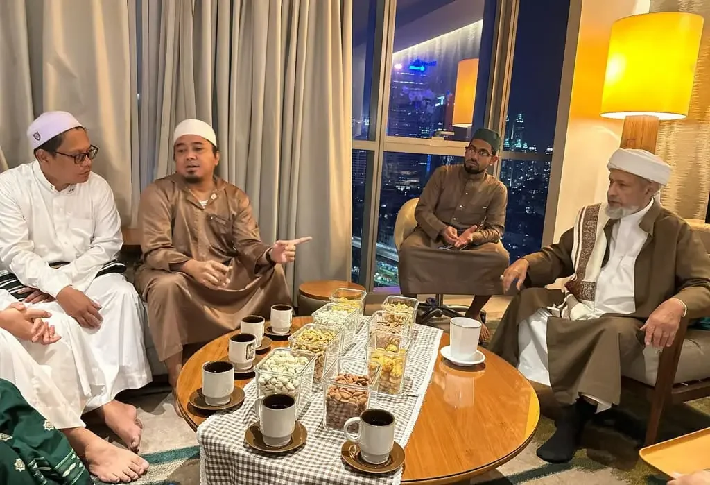 Pertemuan Silaturahmi Keluarga Besar Aljailani Indonesia Bersama AlHabib Umar bin Hamid Aljailani AlHasani